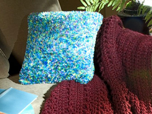 How to Crochet a Pillow with Boa Yarn - dummies