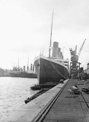 The <i>Titanic</i> docked at Southampton before her maiden voyage.