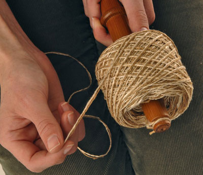 How to Wind Yarn from a Spindle - dummies