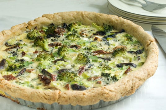 Chia quiche with broccoli and mushroom.