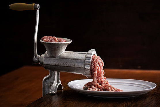 Manual meat grinder