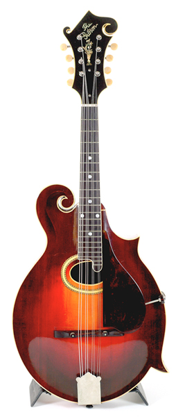 Playing with an alto voice: Mandola